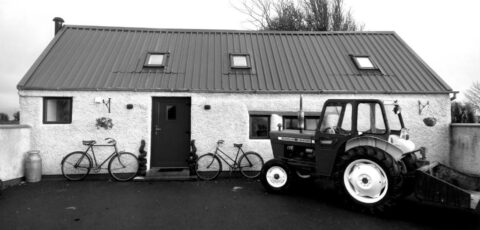 Kittys Cottage Horse and Jockey Cashel