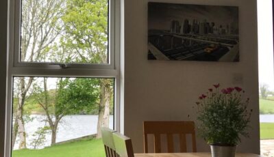 Lakeside Lookout Bantry