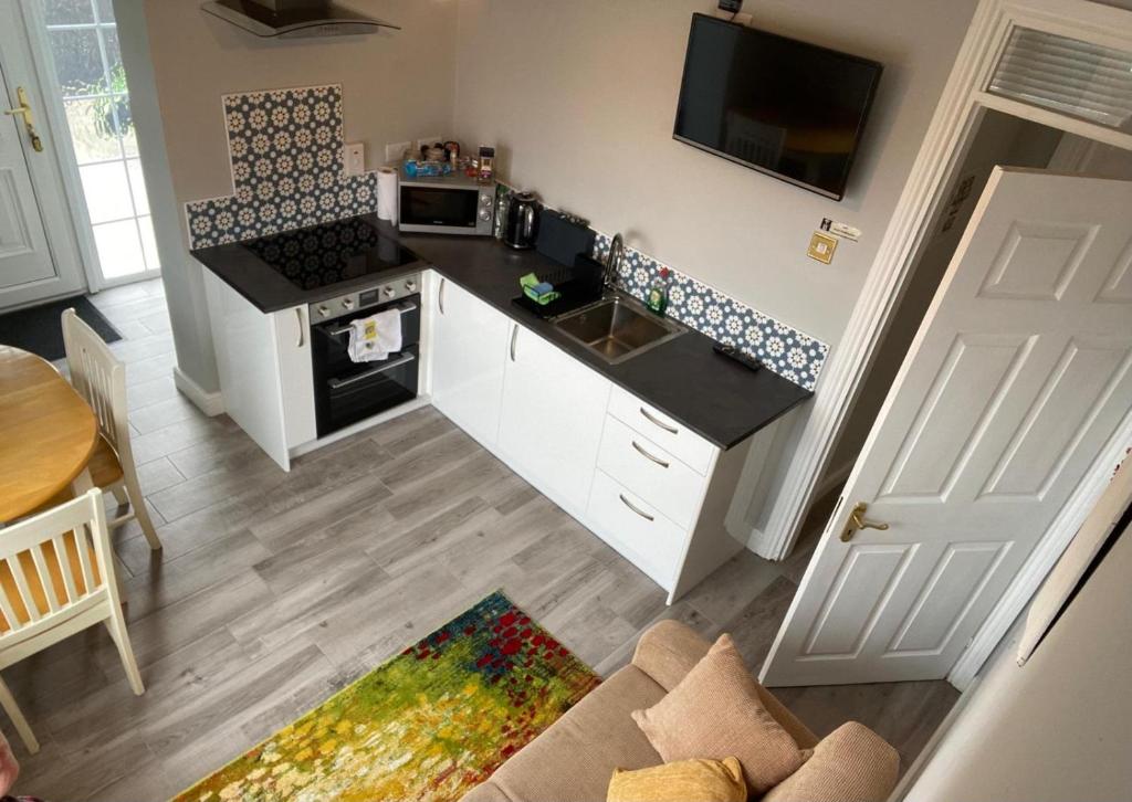 Mini apartment Carrigaline Town Centre - Sleeps 3 or 4