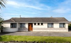 Quiet self-catering holiday home with surrounding lakes