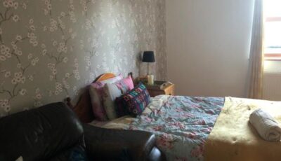 Room in Bungalow – Lovly bright double room