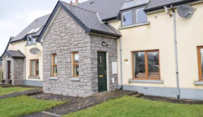 Sea Breeze Holiday Home