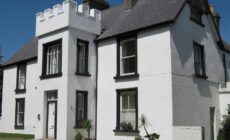 The Valley House Hostel & Bar