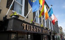 Tully's Hotel