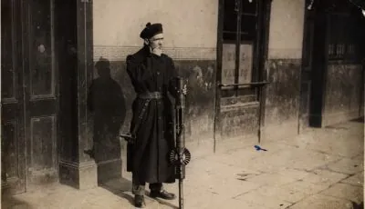 Ein Black and Tans in Dublin - National Library of Ireland on The Commons - cc