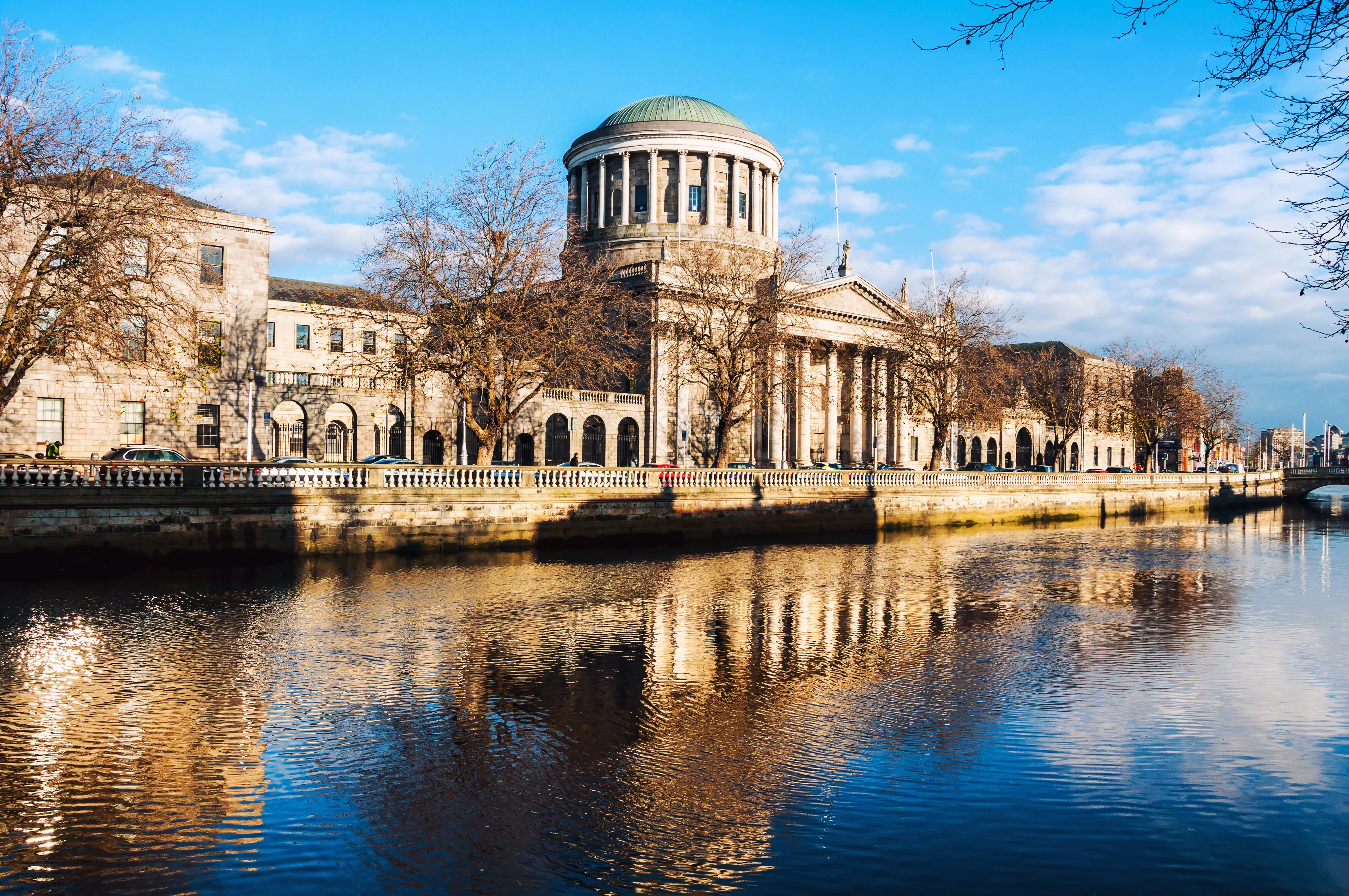 Die Four Courts