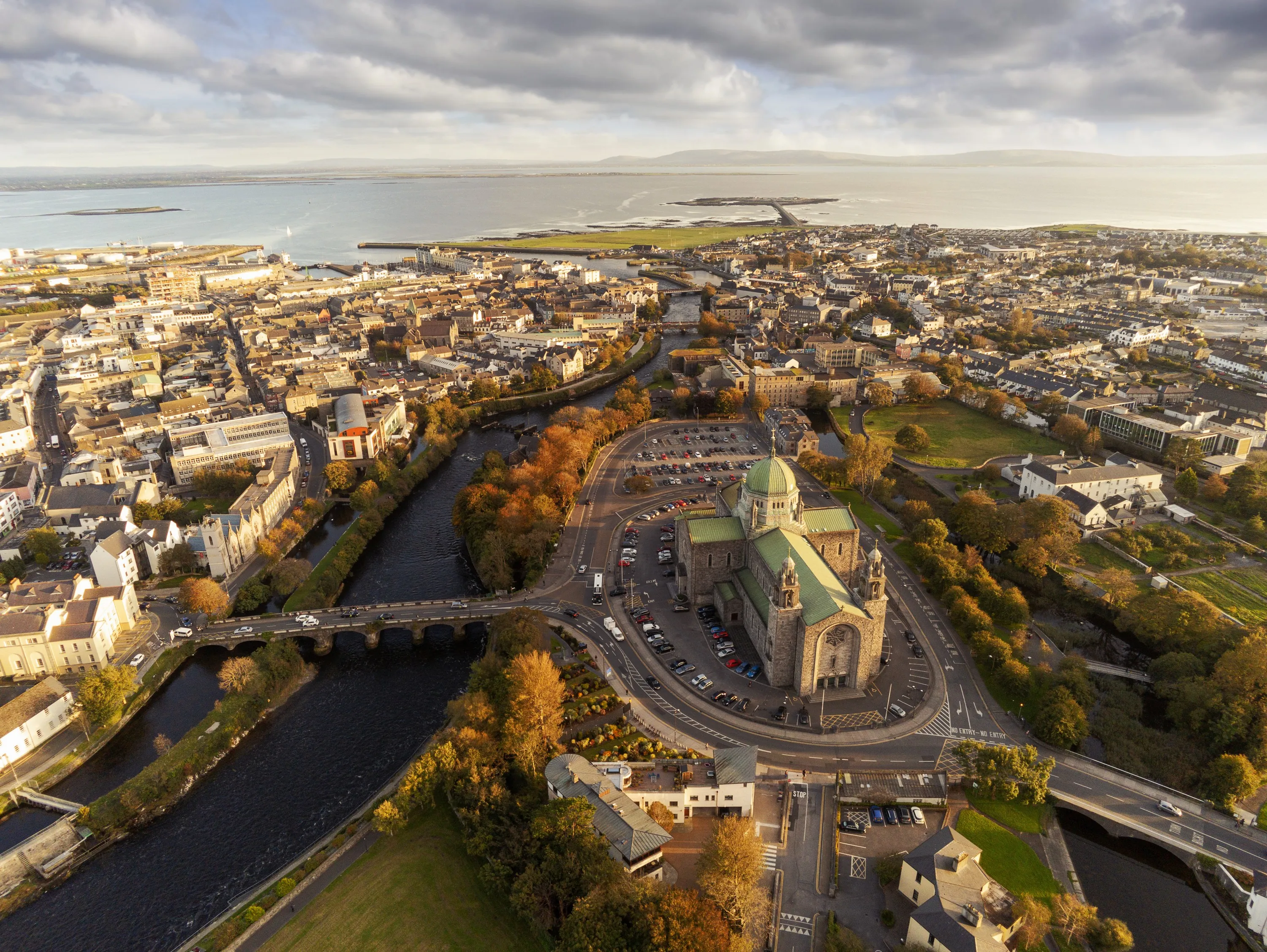 Die Kathedrale von Galway - © mark_gusev