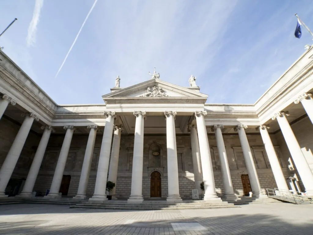 Das Parliament House - Shane Conneely - cc