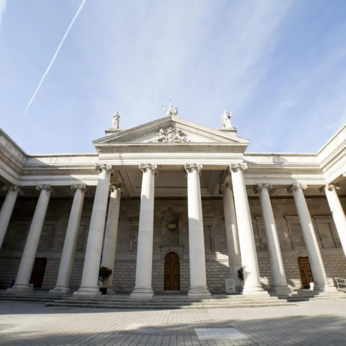 Das Parliament House - Shane Conneely - cc