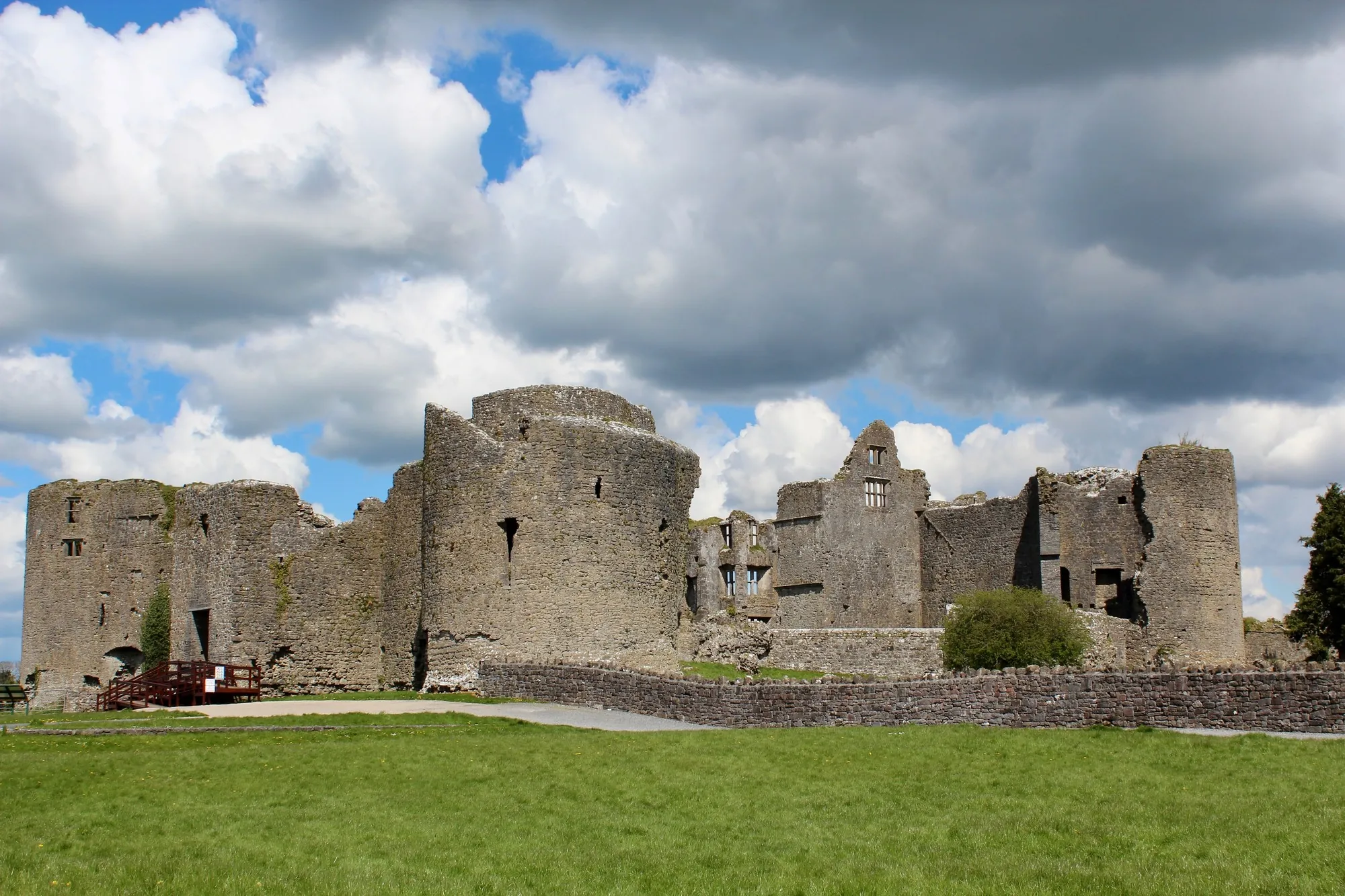 Roscommon castle - © jenisue73