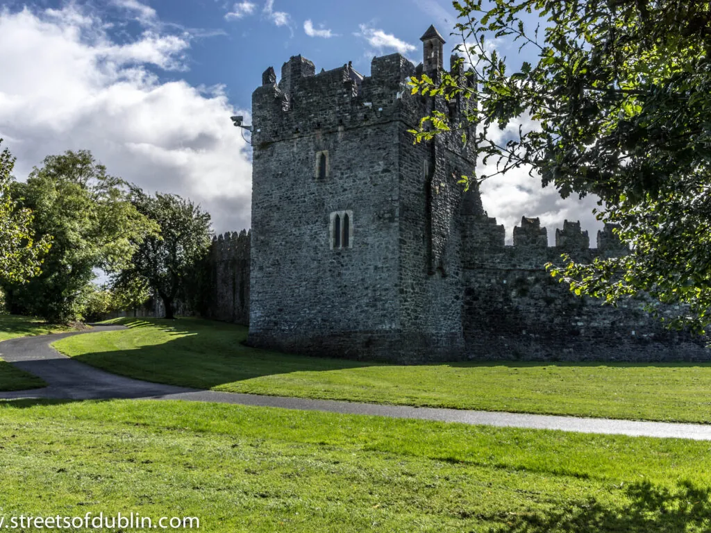 Das Swords Castle - infomatique - cc