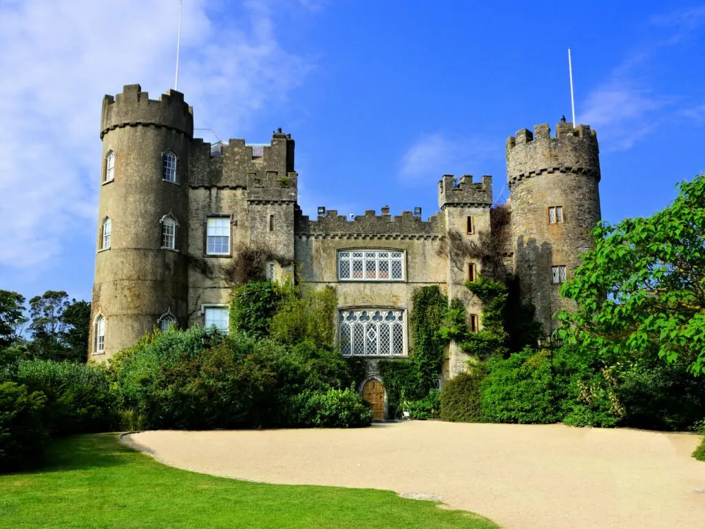 Le Malahide castle - © Jenifoto