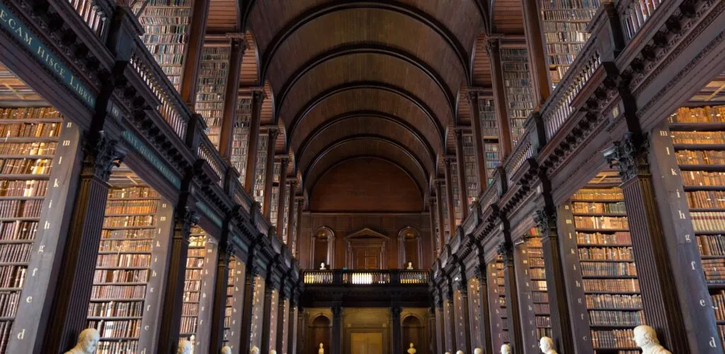 Dior wählt das Trinity College Dublin für Jonathan Andersons Modenschau