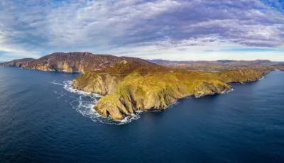 Slieve League 2 Luftaufnahme der Klippen von Sliabh Liag und des Atlantiks