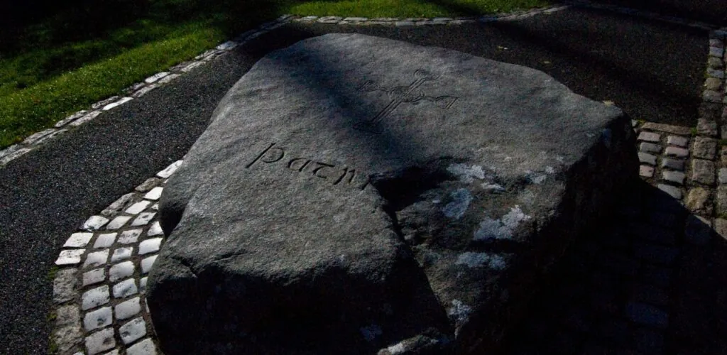 st patrick tomb scaled