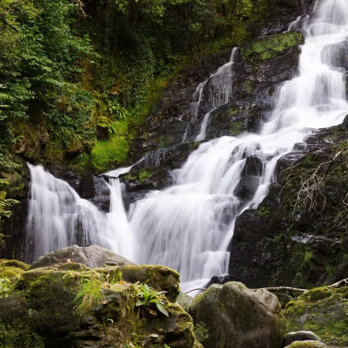 Der Torc-Wasserfall - Arseni Mourzenko - cc