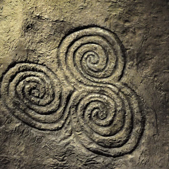 Un triskell à Newgrange - young shanahan - cc