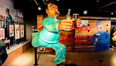 Das Guinness Storehouse 3 Installation zu den Zutaten von Guinness