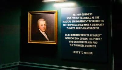 Das Guinness Storehouse 4 Im Guinness Storehouse ausgestelltes Porträt von Arthur Guinness