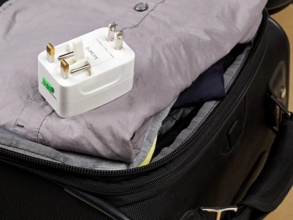 Un adapateur de prise électrique pour l'Irlande - © Shawn Hempelll
