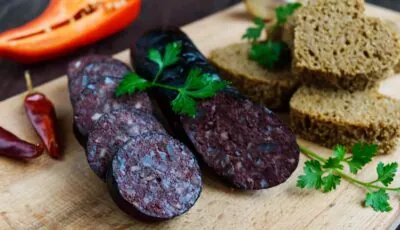 In der Pfanne gebratene Scheiben irischen Black Puddings