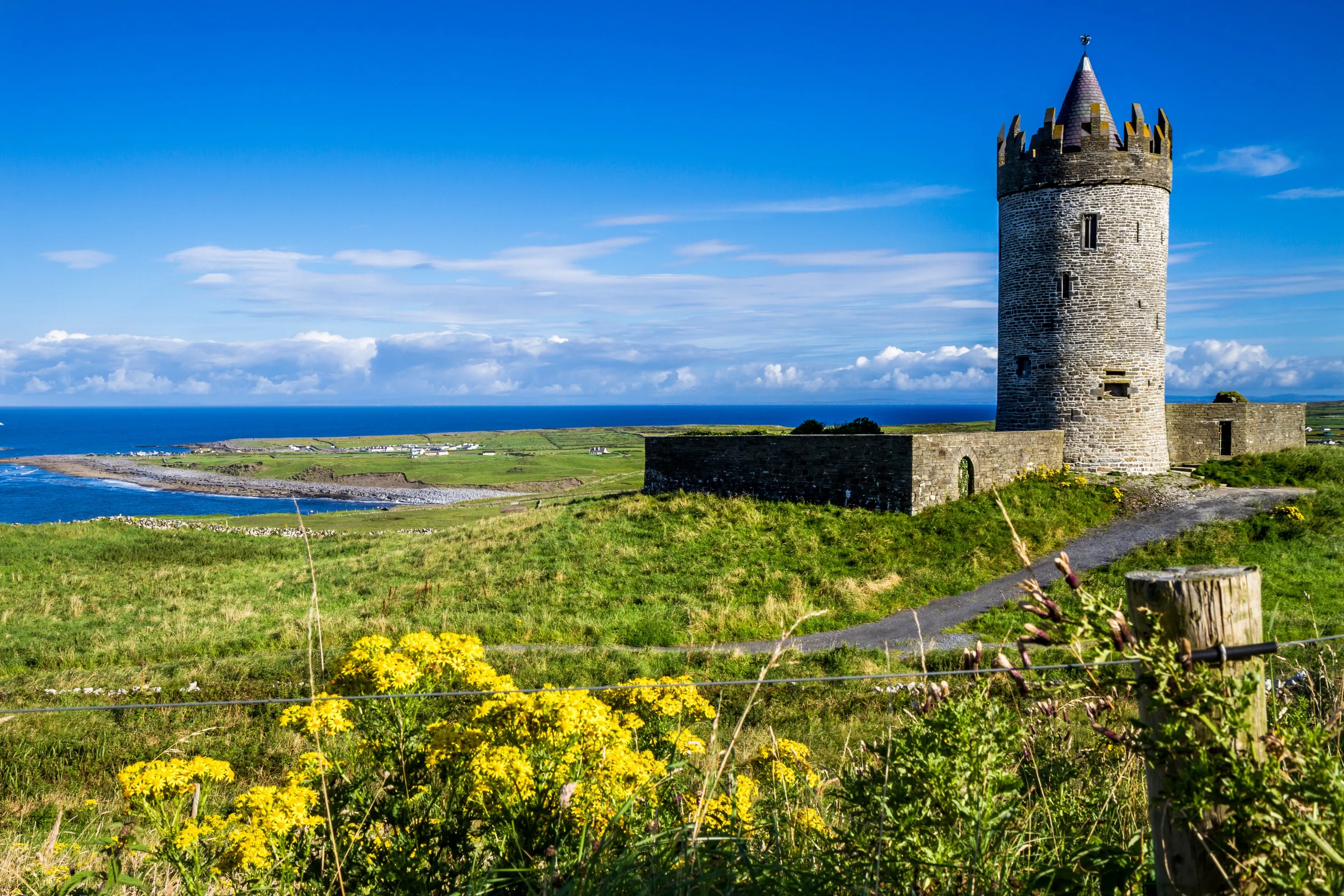 Doonagore castle - © EyesTravelling