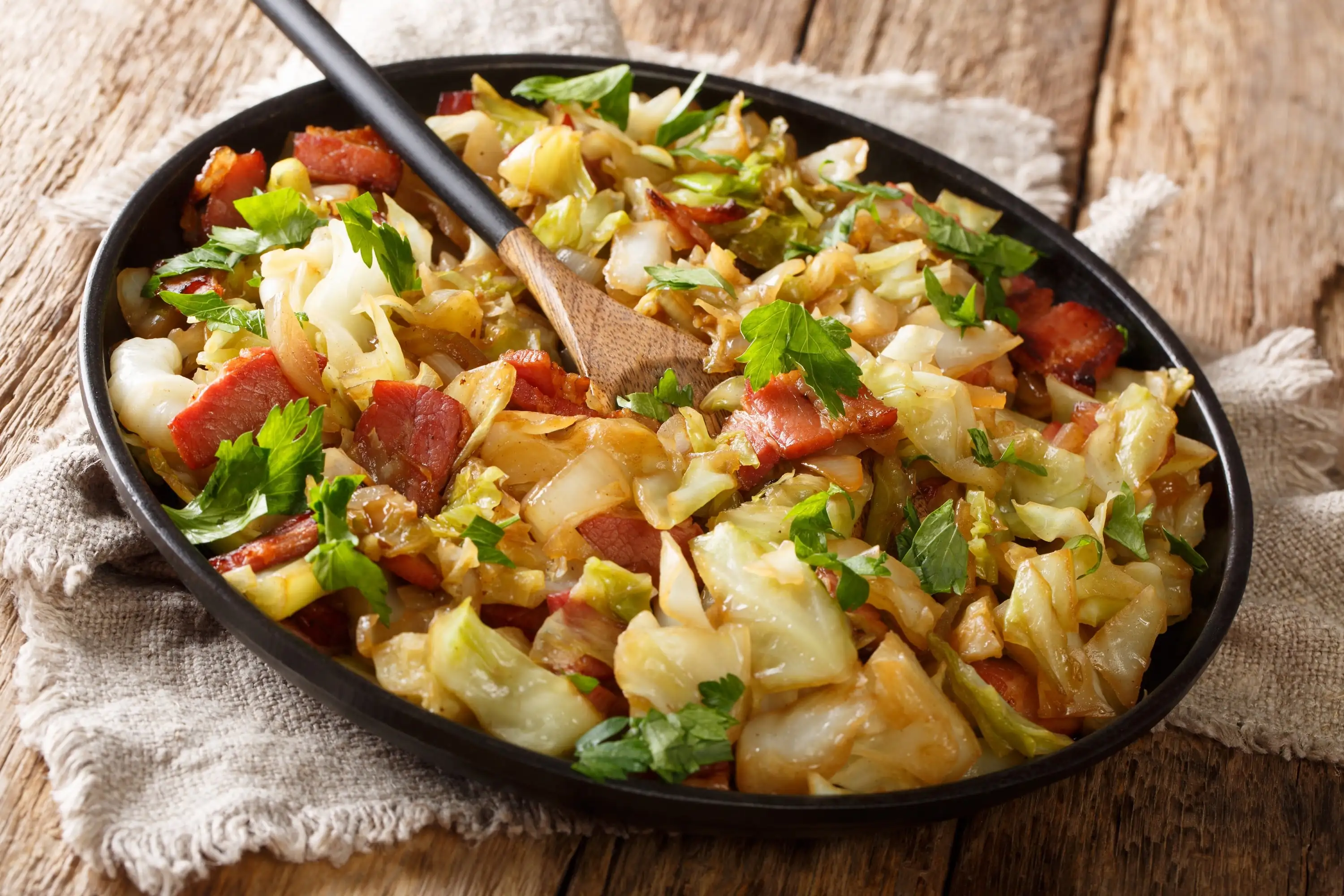 Gebratener Kohl mit Speck
