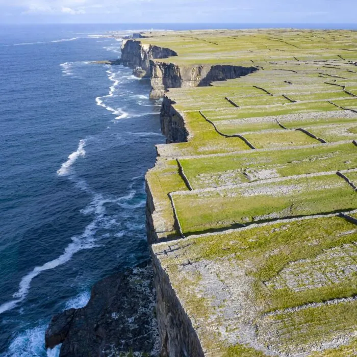 Die Klippen von Inishmore (Cliffs of Aran) - © Failte Ireland/Tourism Ireland