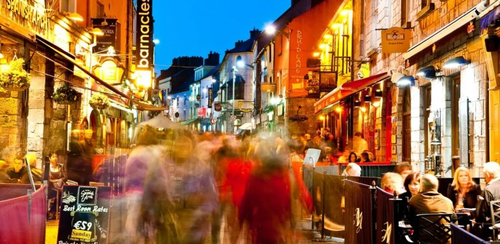 Irland: Maskenpflicht ab 28. Februar 2022 landesweit aufgehoben, außer im öffentlichen Nahverkehr