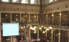 Saal der Royal Irish Academy - KarenRIA - cc