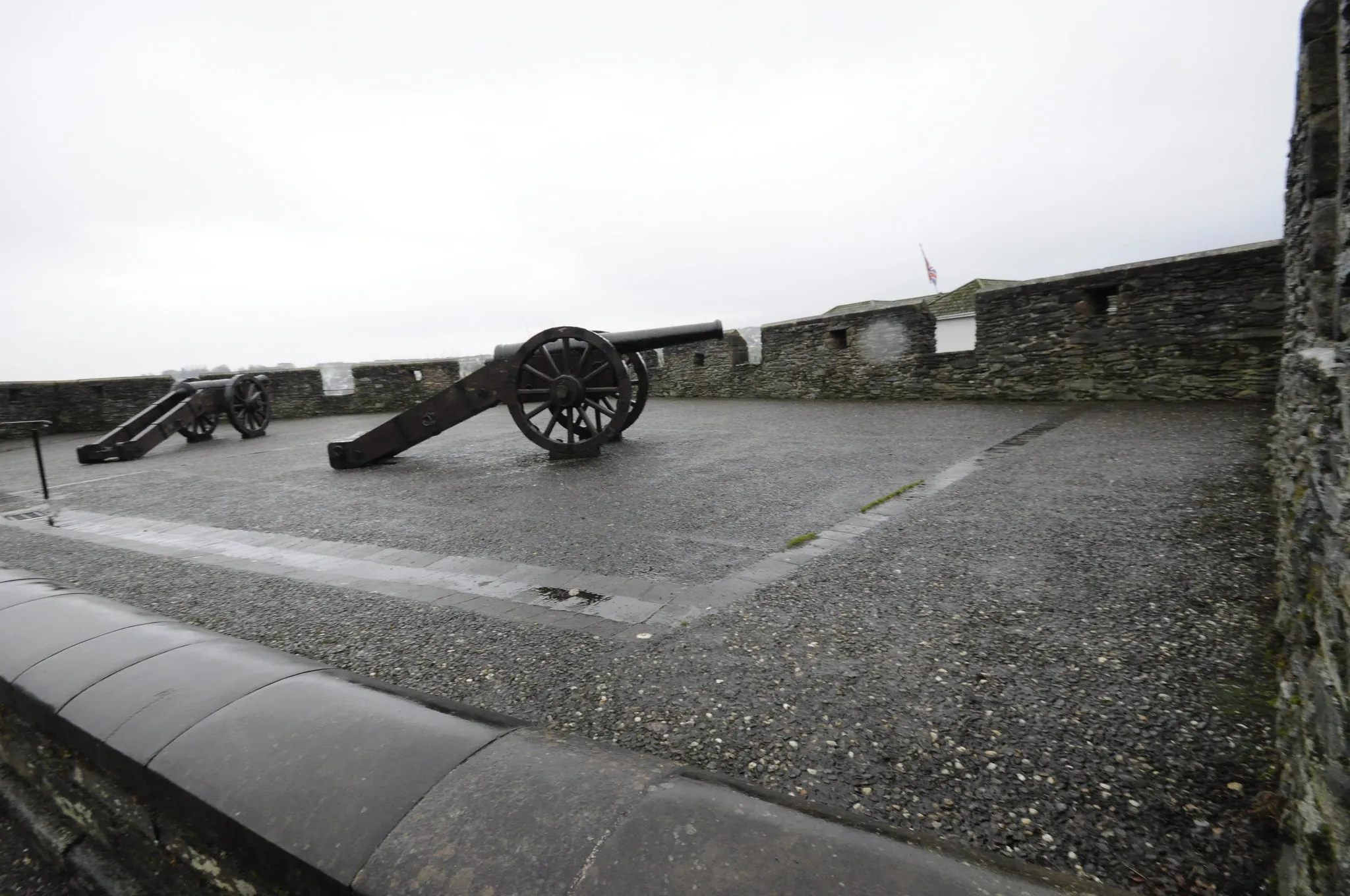 The church bastion à Derry - dandelionsniffer - cc