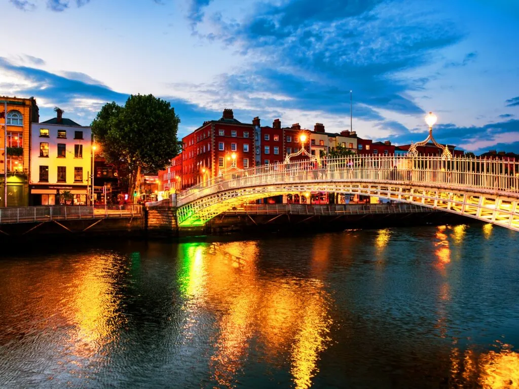 Le Ha'Penny bridge à Dublin - © Madrugada Verde-