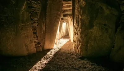 Sonnenaufgang in Newgrange während der Wintersonnenwende