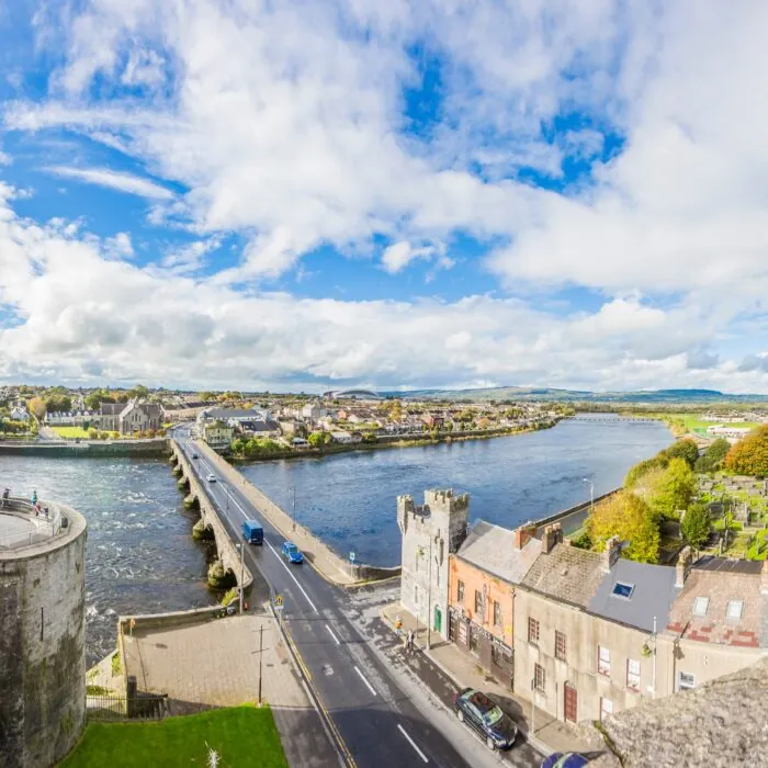 Vue sur Limerick et le Thomond bridge - © Aquarius