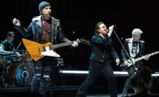 U2 en concert avec Bono et The Edge - Paul Jones - cc