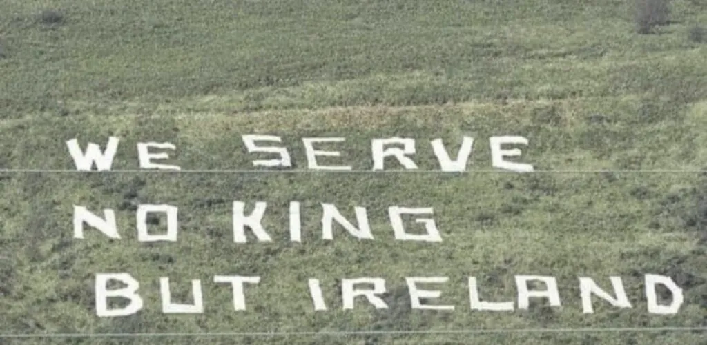 Belfast: Nordiren protestieren gegen die Krönung von Charles III mit riesigen Buchstaben