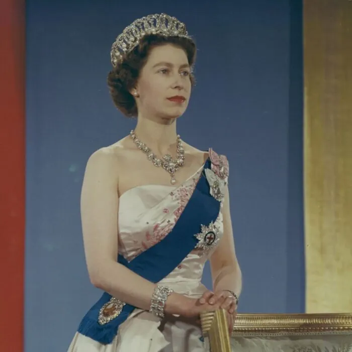 Königin Elisabeth II - BiblioArchives / LibraryArchives - cc