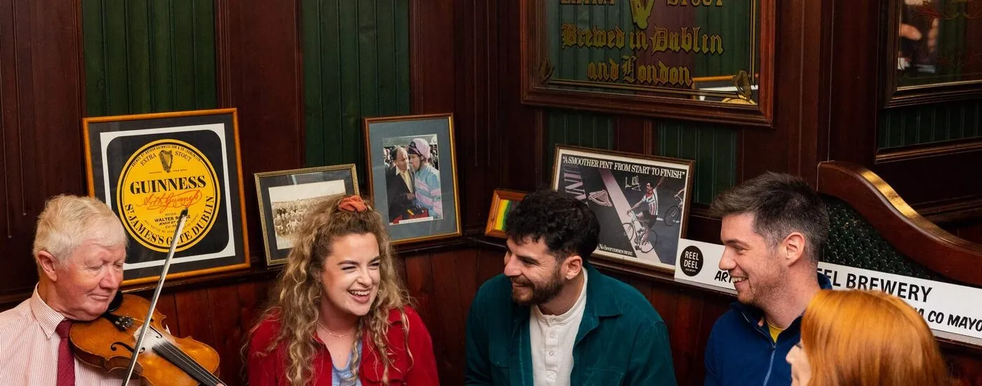 Die 10 Traditionen, die man in einem Irish Pub in Irland kennen sollte