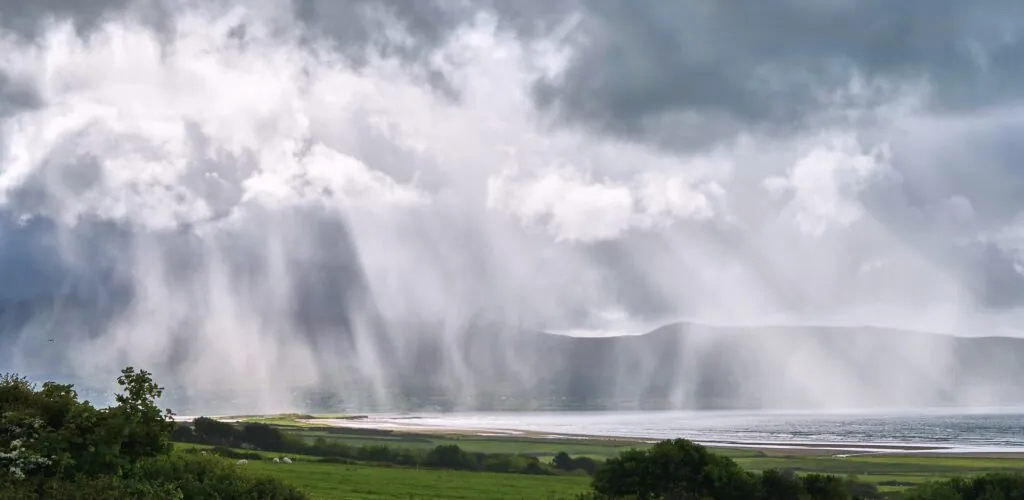 Wetter in Irland: Regen, Wind und Überschwemmungsgefahr angekündigt