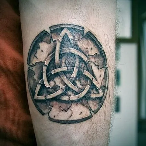 tatoo triquetra