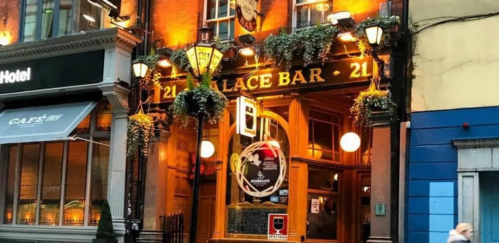 Dublin: Das irische Pub „The Palace Bar“ feiert 200-jähriges Bestehen!