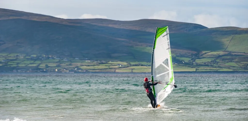 Die 6 schönsten Windsurf-Destinationen in Irland
