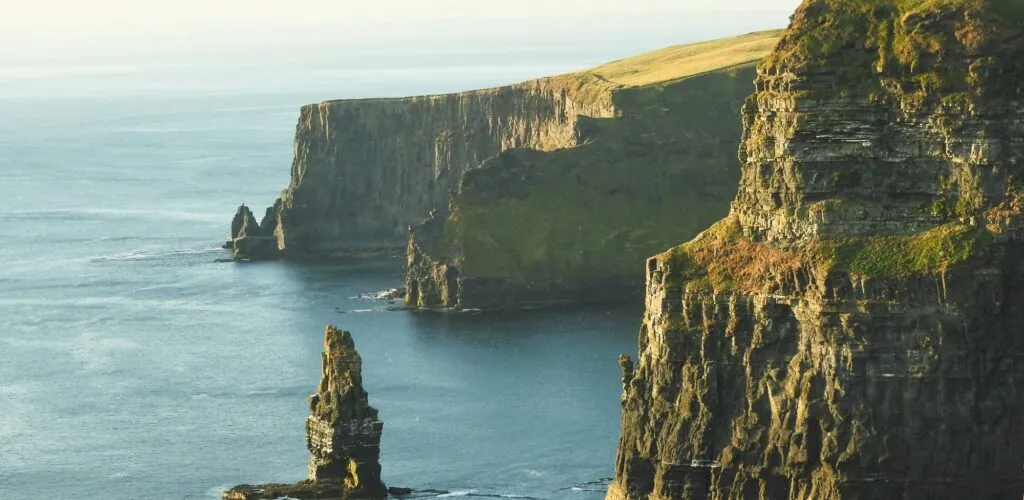 Roadtrip in Irland: der Komfort eines Ford-Fahrzeugs für Ihre Reise