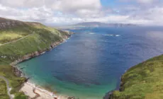 Luftaufnahme von Keem Bay auf Achill Island - © Big Style Media - Fáilte Ireland