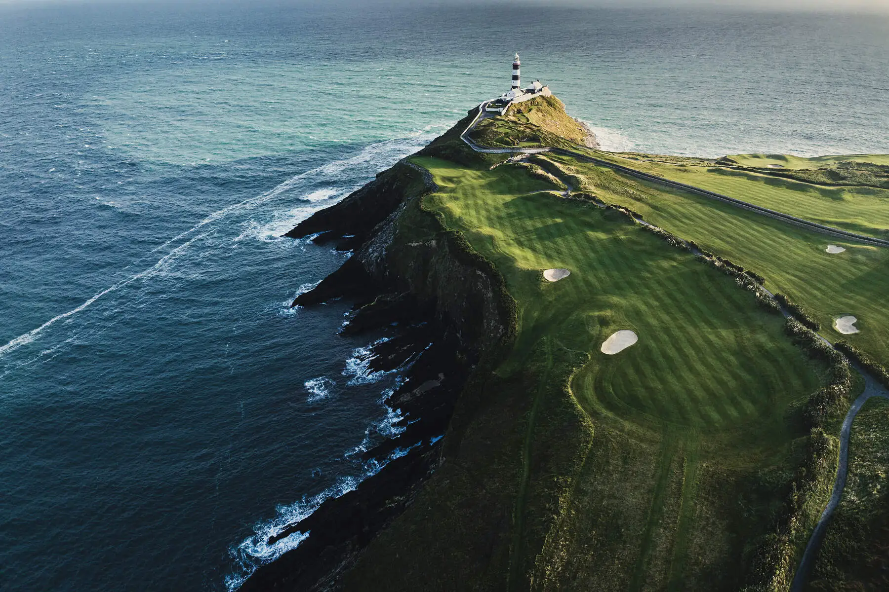 Das Old Head Lighthouse in Kinsale und sein Golfplatz - ©Old Head Golf Links