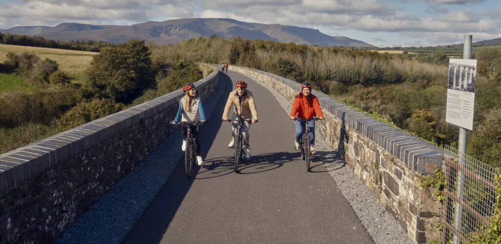 Die schönsten Fahrradstrecken in Irland: 10 atemberaubende Routen 2 Der Waterford Greenway - Roamer - ©Fáilte Ireland