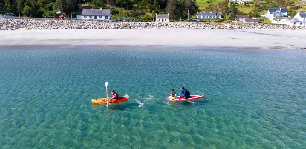 Irland vom Wasser aus: Ein aquatisches Abenteuer im Herzen der keltischen Natur