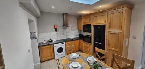 4 Eyre Square Lane