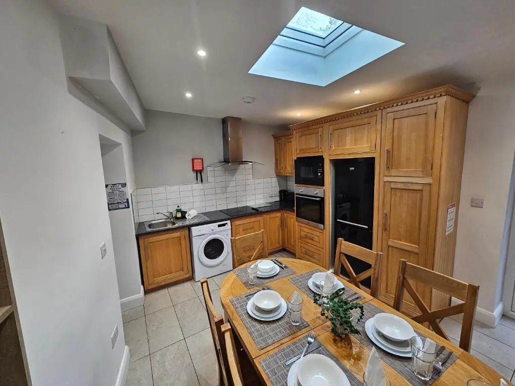 4 Eyre Square Lane