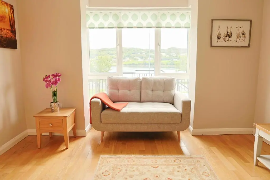 4BR Home with Stunning Harbour Views in the Heart of Kllybegs